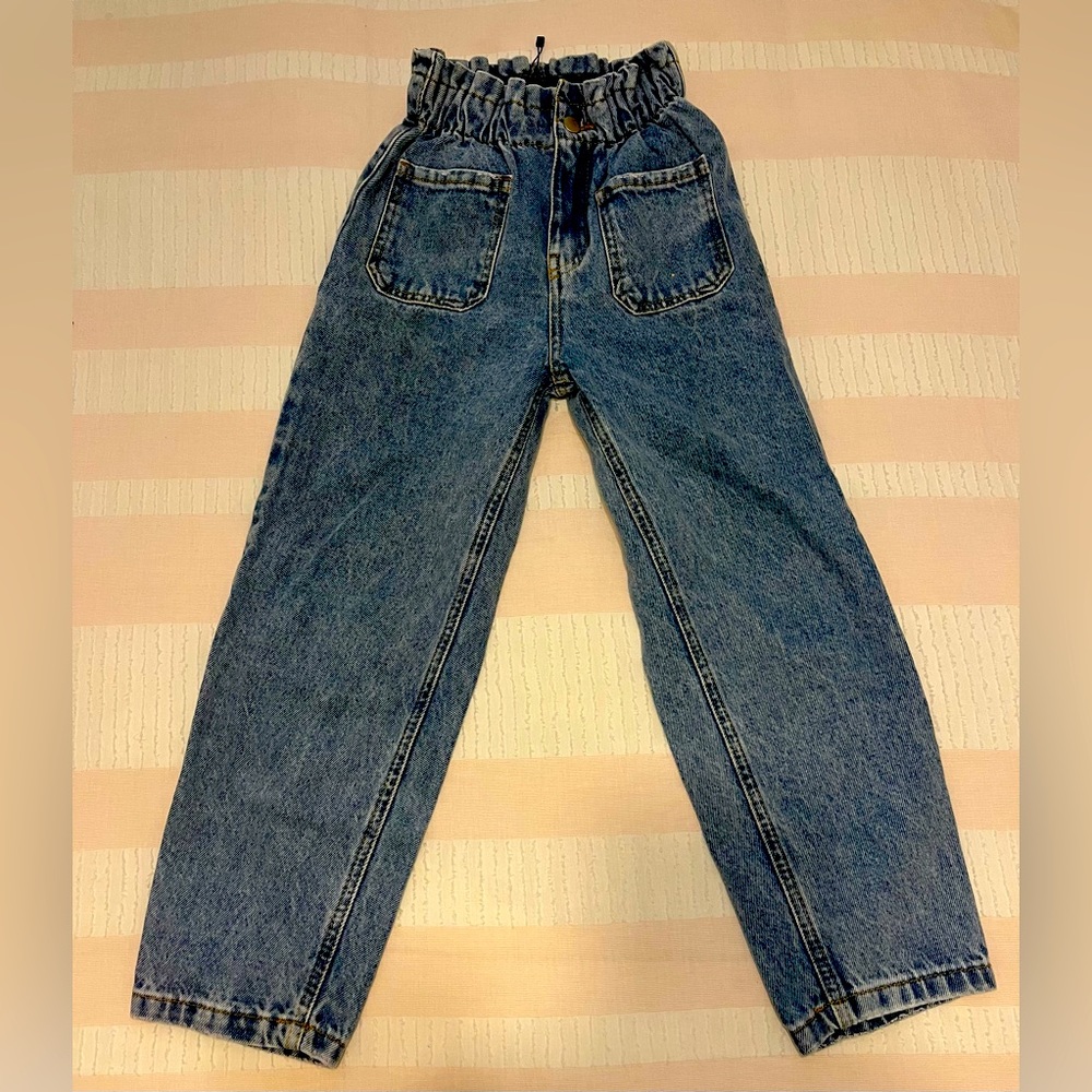 Zara jeans size 10 year old. Never worn before. Great quality!